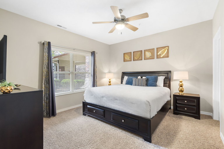 Bedroom 2, Majestic Luxury Condo at Table Rock Lake, Taney