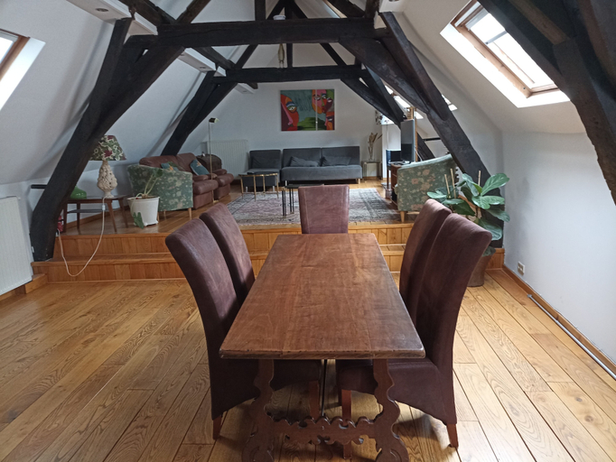 Others 5, Quiet Duplex of 120 sqm in Historical Center, Bruxelles