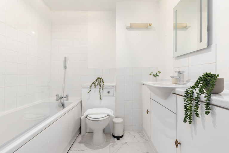 Bathroom 4, The Bermondsey Flats, London