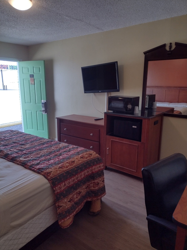 Bedroom 2, Rolling Fork Motel, Sharkey