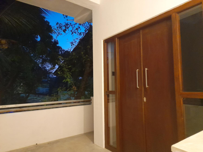 Others 5, Gloria Inn, Negombo