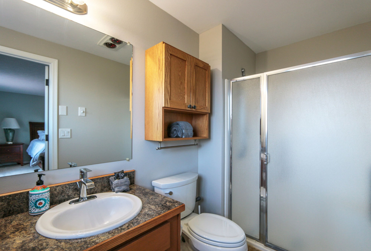 Bathroom 3, Quail On Sunset 4 Bedroom Home by RedAwning, Hood River