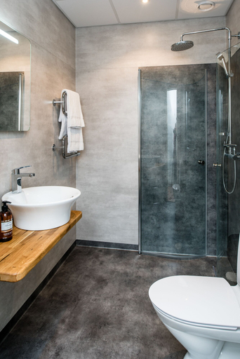 Bathroom 3, Strandpiren Hotell, Hudiksvall