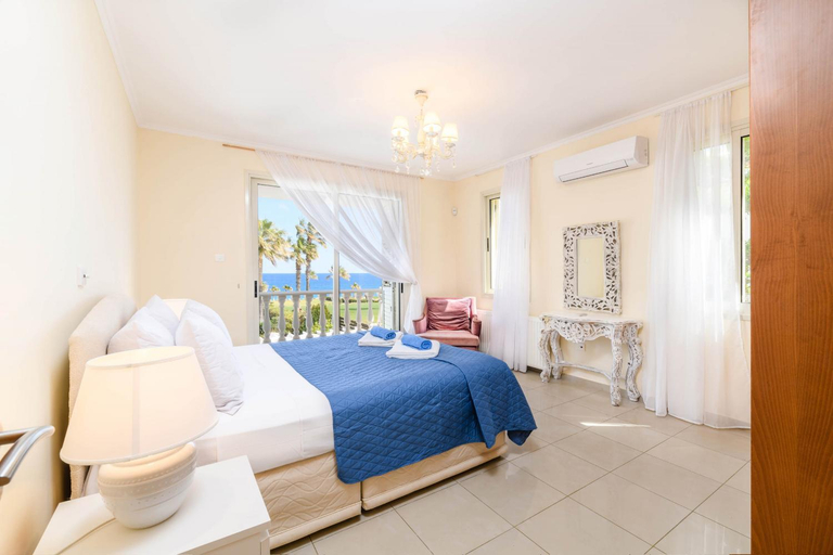 Bedroom 2, Royal Beachfront Villa