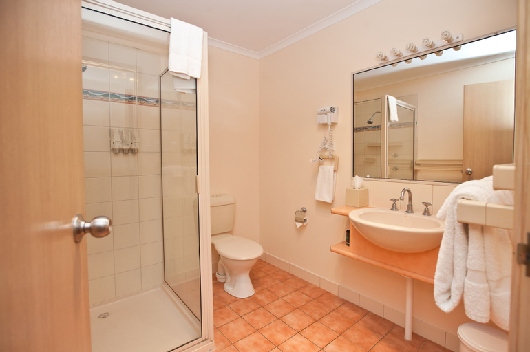Bathroom 15