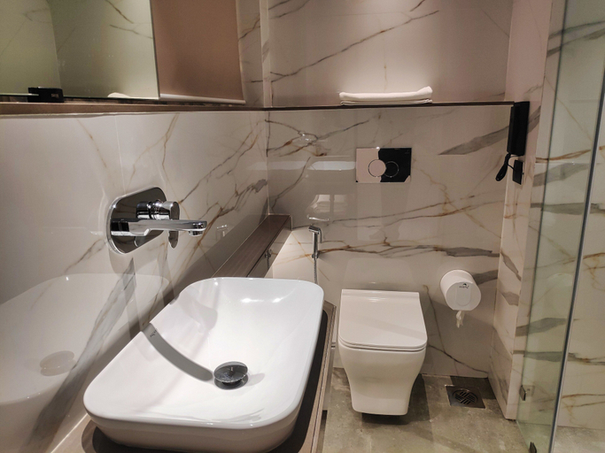 Bathroom 4, Maxxvalue Hotel MIDC, Mumbai Suburban
