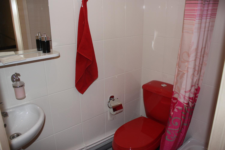 Bathroom 3, LEN Inn Hostel, South-Eastern