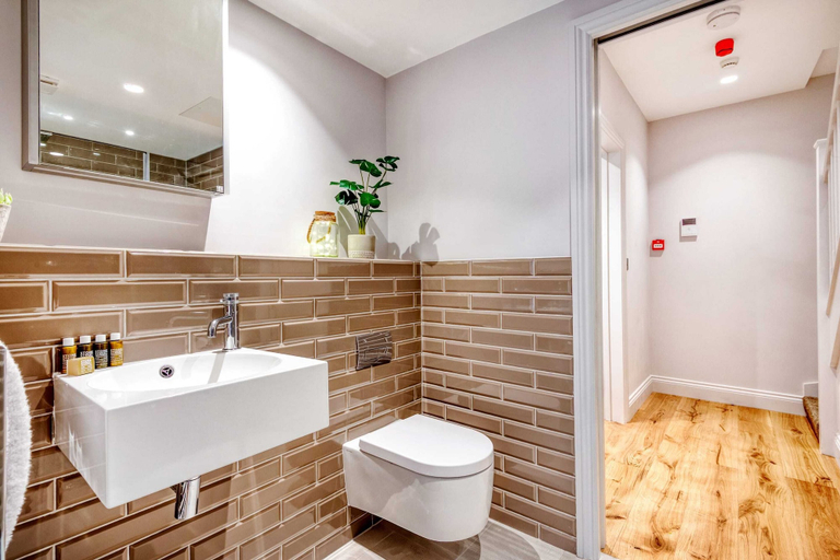 Bathroom 3, Coleherne Road Residence II, London
