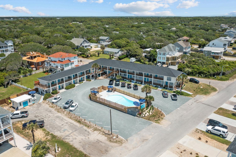 The Beach House at Oak Island by Carolina Resorts, Brunswick