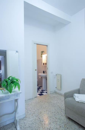 Others 4, Home Bernadette, Rome