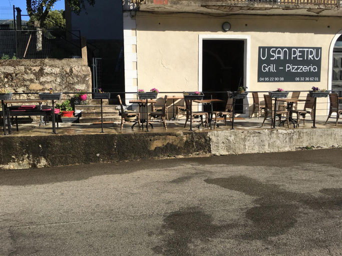 Others 3, Chambre avec balcon a louer, Corse-du-Sud