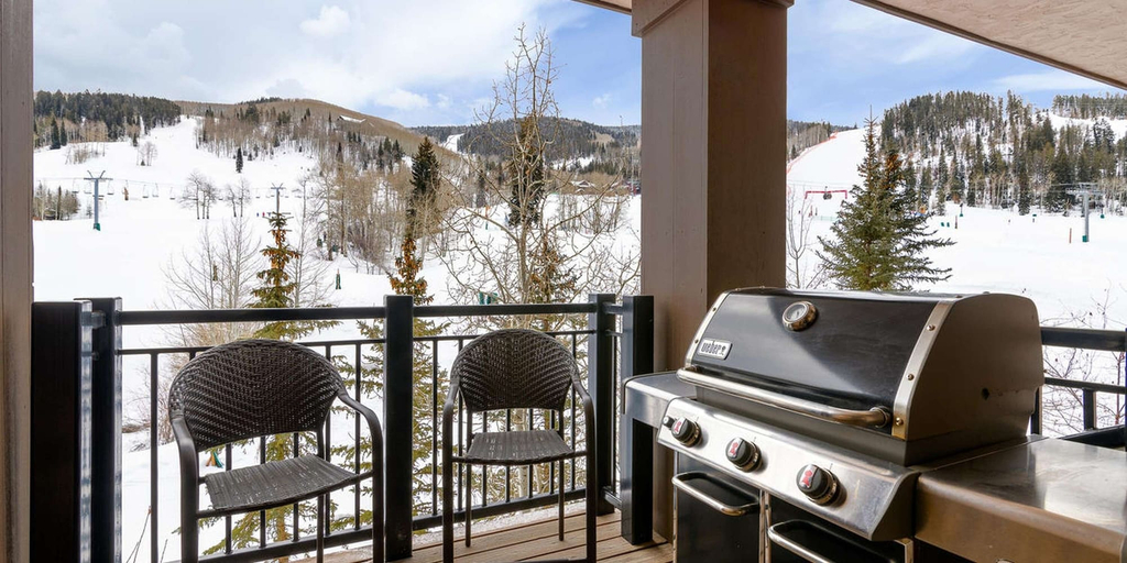 BBQ/picnic area, Highlands Slopeside #207 3 Bedroom Condo by RedAwning, Eagle