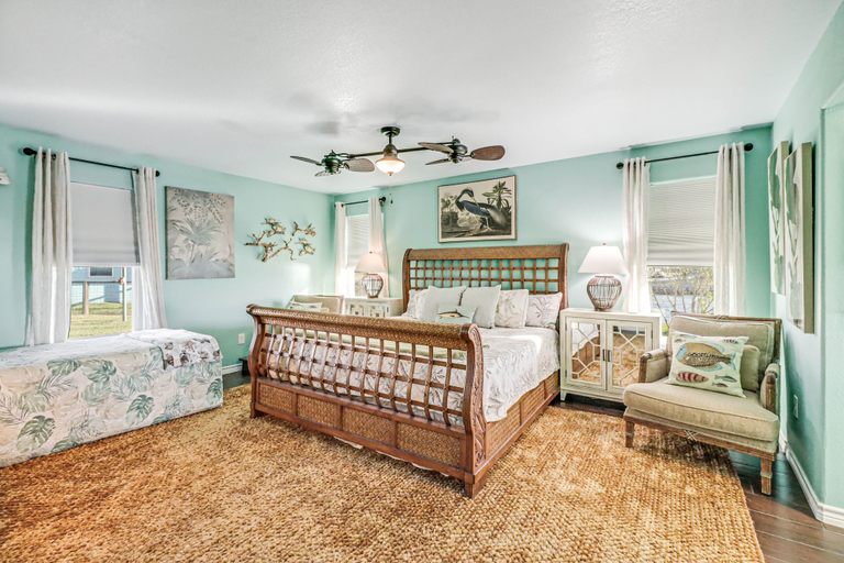 Room 4, Baydream 4 Bedroom Home by RedAwning, Aransas
