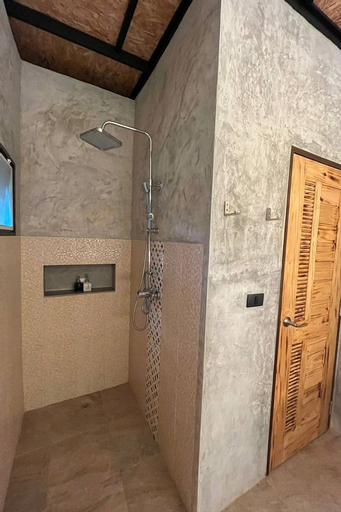 Bathroom 9