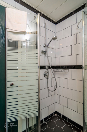 Bathroom, Dizengoff square boutique