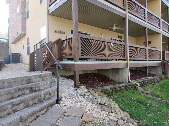 Exterior & Views 2, Lakefront Vacation Condo A-3 with Overlooking Deck by RedAwning, Taney