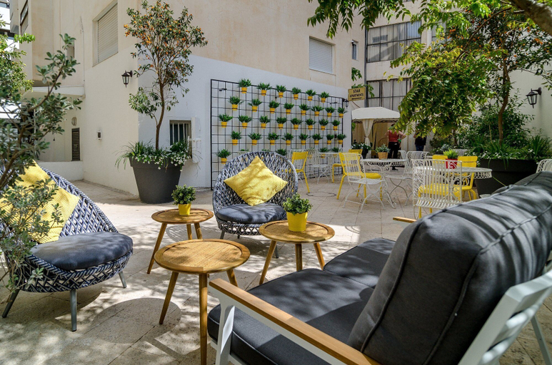 Others 5, Dizengoff square boutique
