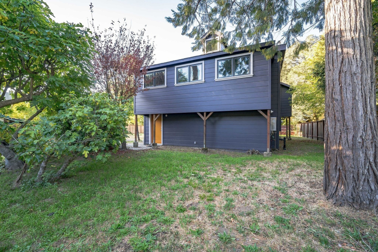 Exterior 4, Pet’s FREE! Modern luxury steps from Russian River by Redawning, Sonoma