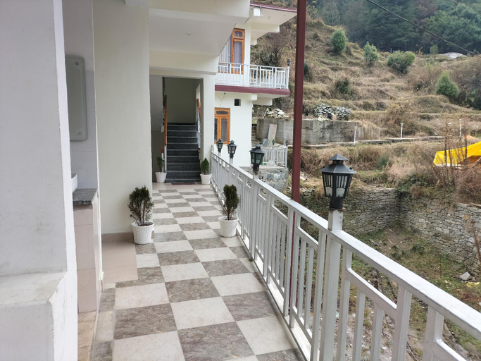 Public Area, Near Mountain Hotel Hidden Heaven Shimla, Mandi