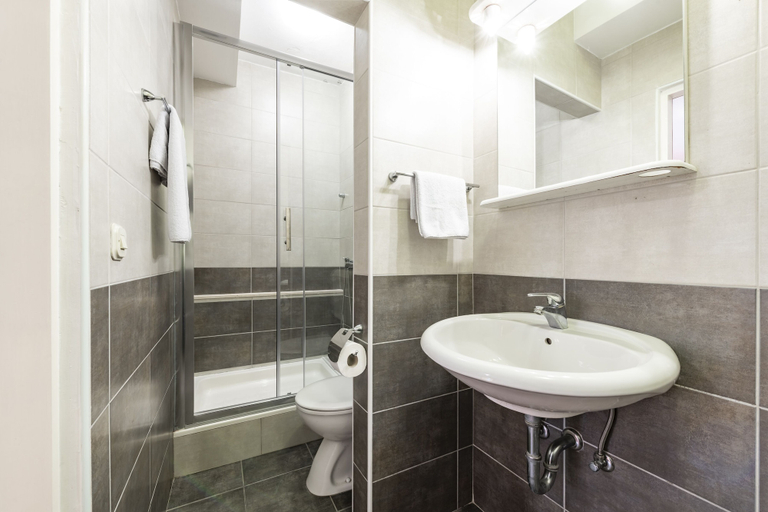Bathroom 4, Villa Doris, Pojezerje