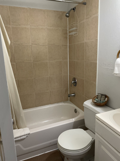 Bathroom 4, American Inn Motel, Sabine