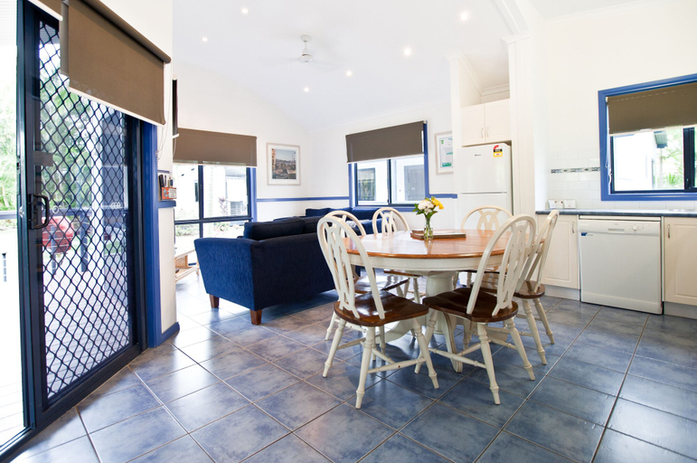 Dining Room 10