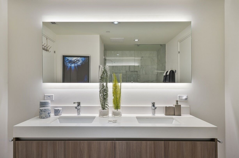 Bathroom 4, 914 Tiffany House 1 Bedroom Condo by RedAwning, Broward