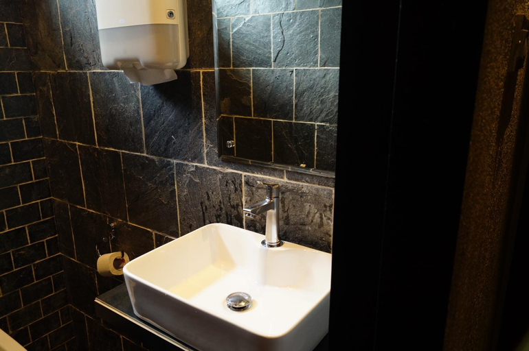 Bathroom 4, KUMKUM, Mumbai City