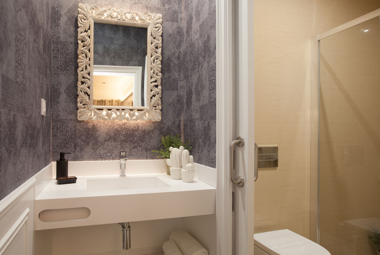 Bathroom 5, Enjoybcn Coliseum Apartments, Barcelona