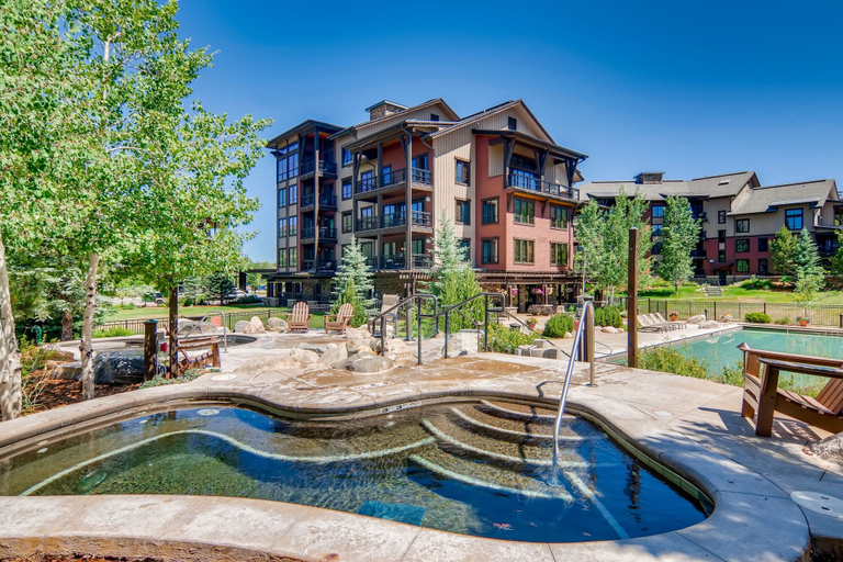 Pool 5, First Tracks 3105 1 Bedroom Condo by RedAwning, Routt