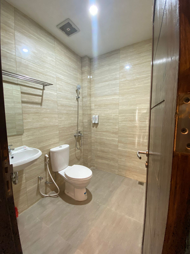 Bathroom, The Cemara Hotel Parepare, Parepare