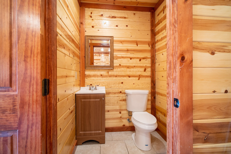 Bathroom 4, Ranger by Avantstay Huge Smokies Cabin w/ Pool, Sevier