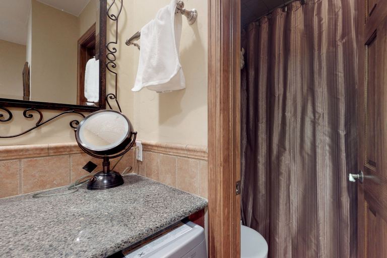 Bathroom 3, Village Square, Summit