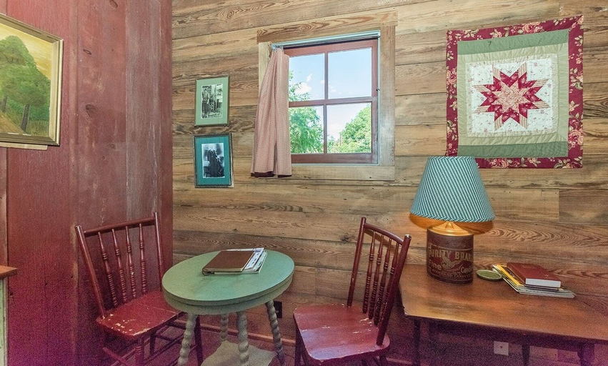 Dining 4, Ada's Whole House 3 Bedroom Apts by RedAwning, Gillespie