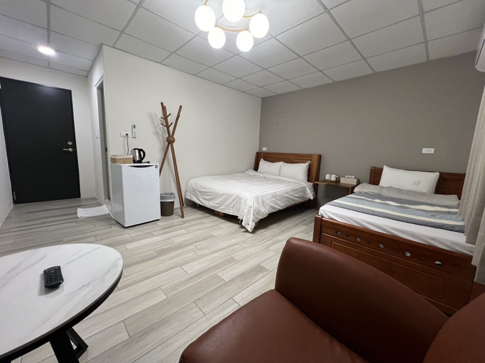 Bedroom 5, White Horse & Star Garden Inn, Yulin