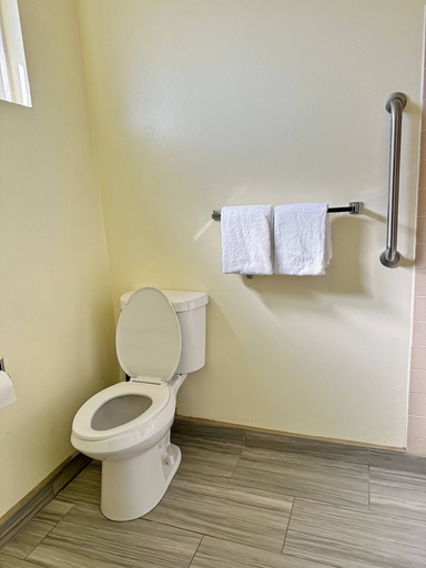 Bathroom 5, Rodeway Inn Boardman - Hermiston, Morrow