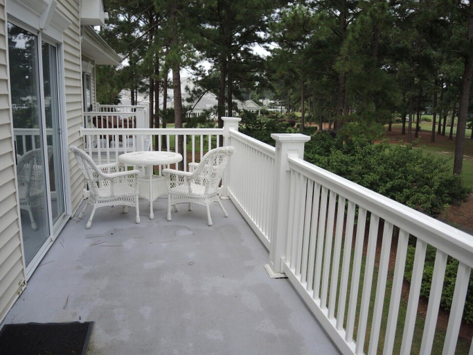Property grounds 2, 3008 2 Bedroom Villa by RedAwning, Brunswick