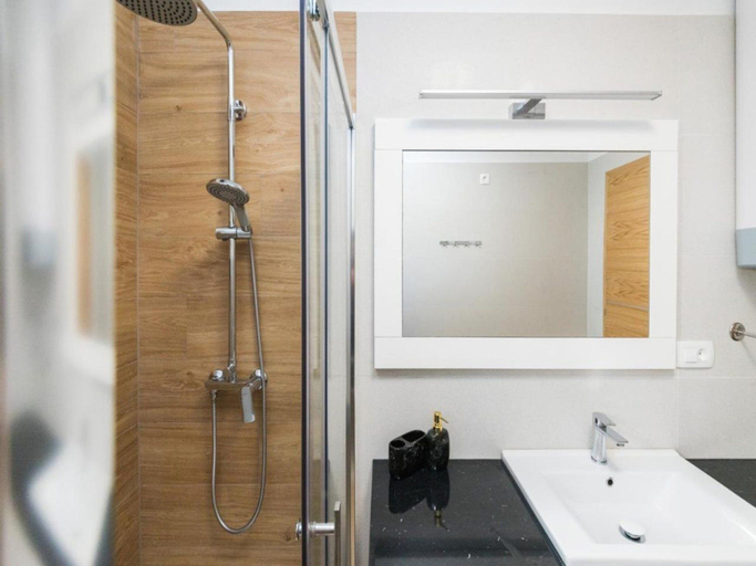 Bathroom 3, Mihael Holiday House, Zadar