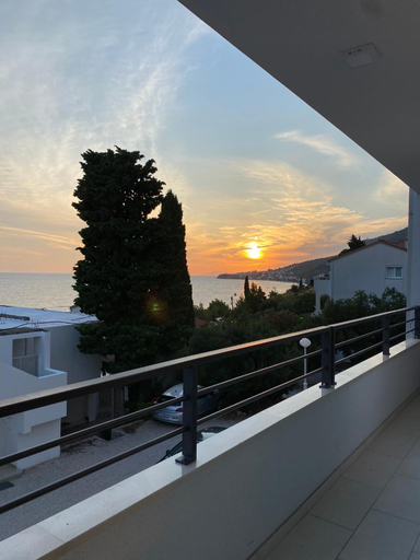 Others 4, Zen Residence, Gradac