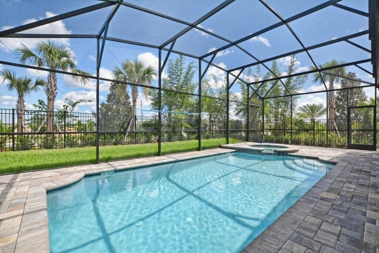 Sport & Beauty 1, Headline 9 Bedroom Home by RedAwning, Osceola