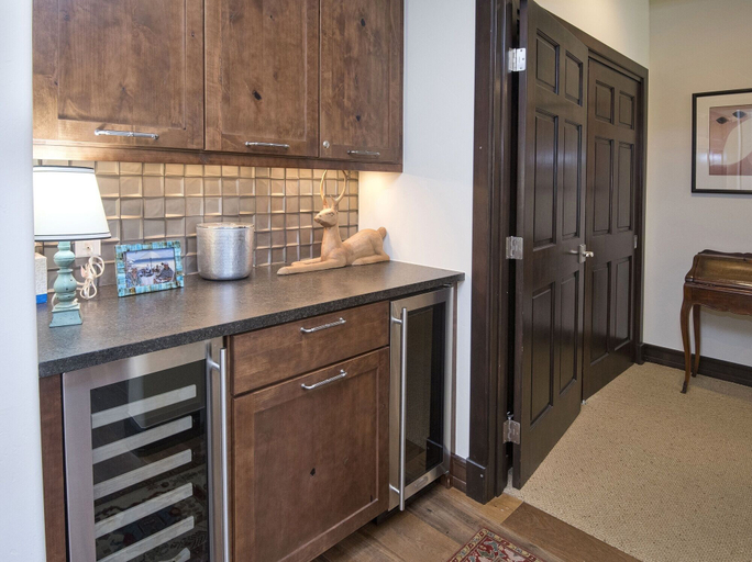 Private kitchen 4, Enclave 158 4 Bedroom Home by RedAwning, Eagle