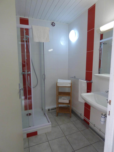 Bathroom 3, Hotel Restaurant La Crémaillère, Hautes-Alpes