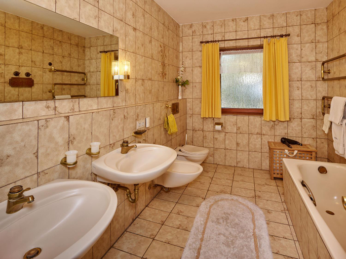 Bathroom 3, Alpenchalet Zum Jeremia, Garmisch-Partenkirchen