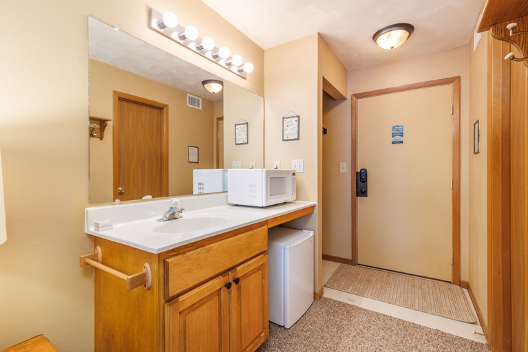 Bathroom 4, Seven Springs Stoneridge 3 BR Condo, Private Deck by RedAwning, Somerset
