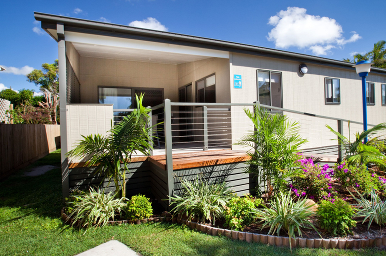 Exterior 1