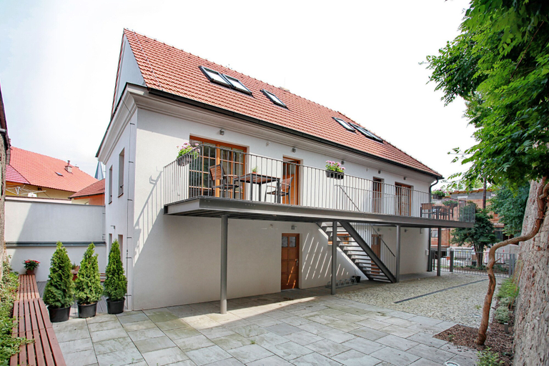 Primary image