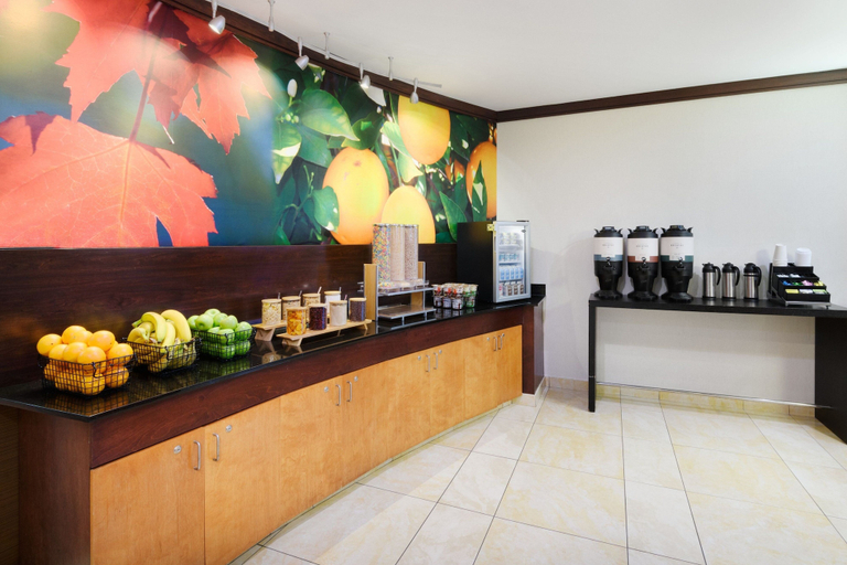 Food & Drinks 5, Fairfield Inn & Suites by Marriott Fort Pierce, Saint Lucie