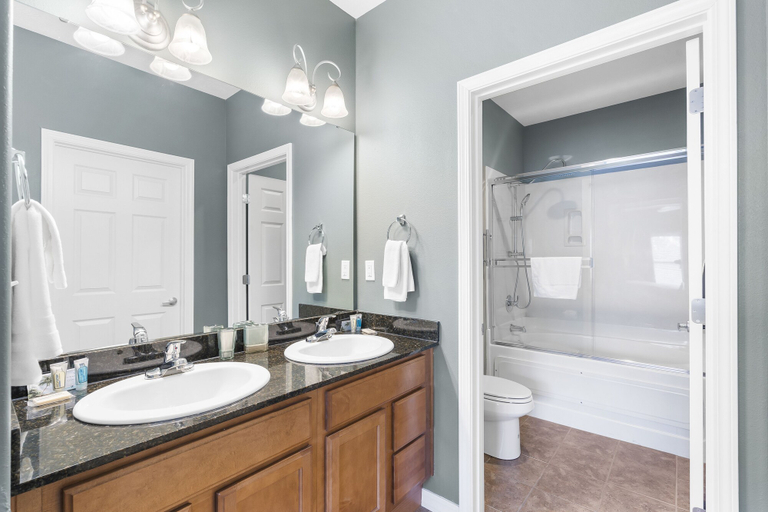 Bathroom 3, Majestic Luxury Condo at Table Rock Lake, Taney