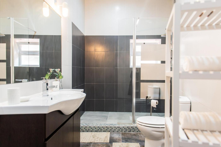 Bathroom 2, Sintra Chalet, Sintra