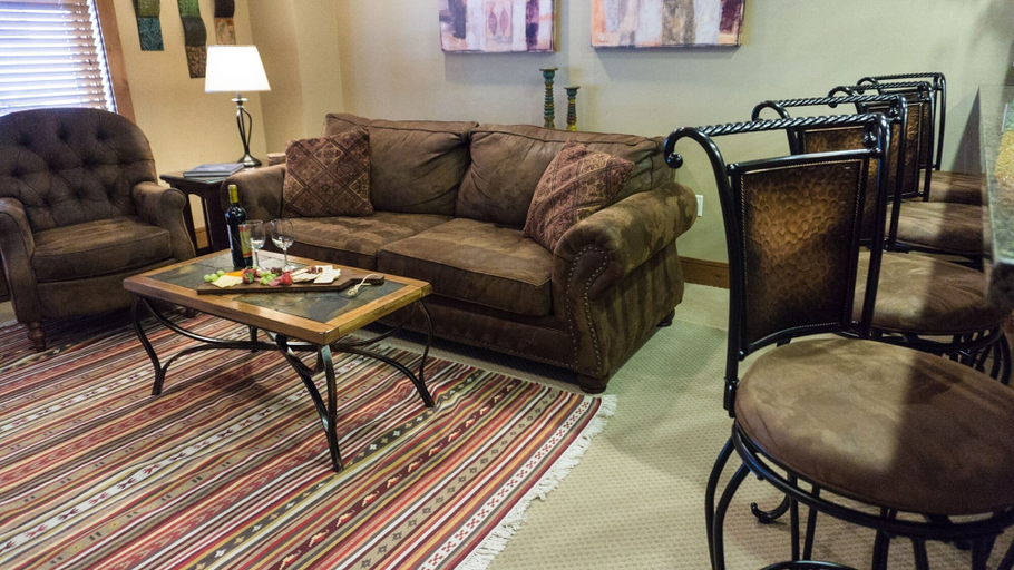 Living area 3, Catamount 407C, Placer